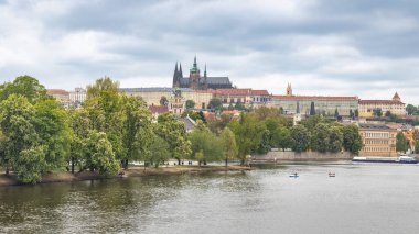 Prag Kalesi Vltava nehri, Prag, Çek Cumhuriyeti, Avrupa.