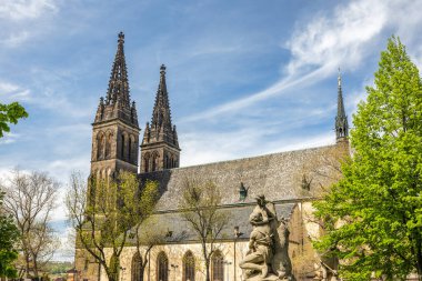 St. Peter ve St. Paul Bazilikası, Çek Cumhuriyeti, Avrupa Prag 'daki Vysehrad kalesinde bir neo-gotik kilise..