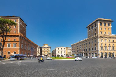ROME, ITALY - 10 Mayıs 2022: Piazza Venezia Meydanı.