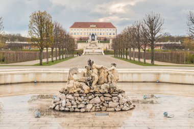 ENGELHARTSTETTEN, AUSTRIA - APRIL 9, 2023: Statue in The Baroque garden at The Castle of Schloss Hof. clipart