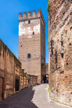 Verona, İtalya ve Avrupa 'da kulesi olan Castelvecchio kalesi..