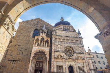 Bergamo 'daki Santa Maria Maggiore Bazilikası, Yukarı Şehir, İtalya, Avrupa.