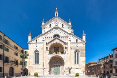 VERONA, İTALYA - 27 Mayıs 2024: Santa Maria Matricolare 'nin Verona Katedrali.