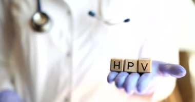 Sembol papillomavirus papillomavirus doktorun ellerinde. Tıbbi ve papillomavirus konsept tedavisi ve belirtileri