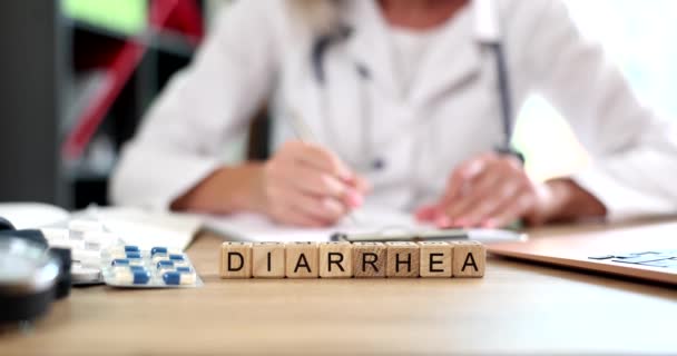 Texto Diarreia Cubos Médico Escreve Diagnóstico Diarreia Distúrbios Intestinais Causa — Vídeo de Stock