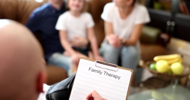 Rodzina Dzieckiem Recepcji Filmu Psychoterapeuty Slow Motion Koncepcja Terapii Rodzinnej — Wideo stockowe