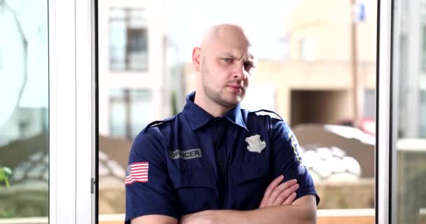 Портрет Офицера Полиции Участке Кино Замедленной Съемки Концепция Общественной Безопасности — стоковое видео