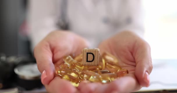 Витамин Добавки Доктор Руки Крупным Планом Концепция Медицины Здравоохранения Здорового — стоковое видео