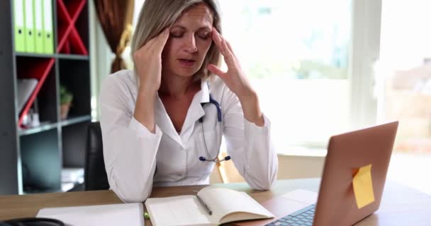 Female Doctor Sitting Headache Migraine Front Laptop Office Concept Emotional — Stock Video