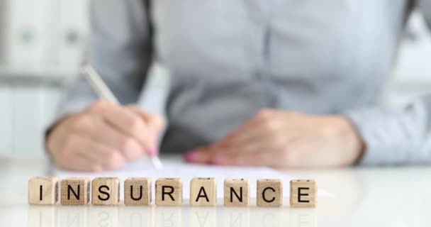 Sluiting Van Een Vastgoed Ziekteverzekeringsovereenkomst Rechtsbescherming Veiligheid — Stockvideo
