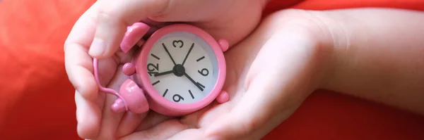 Pink Clock Compass Children Hands Closeup Travel Time Control Childhood — ストック写真