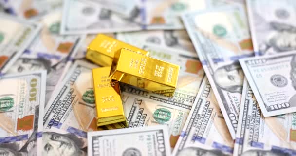 Goldbarren Und Dollar Bargeld Nahaufnahme Spot Goldpreis Usd — Stockvideo