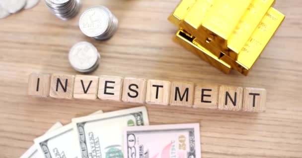 Finanzierung Von Dollarscheinen Und Goldbarren Und Investitionen Gewinn Aus Finanzerträgen — Stockvideo