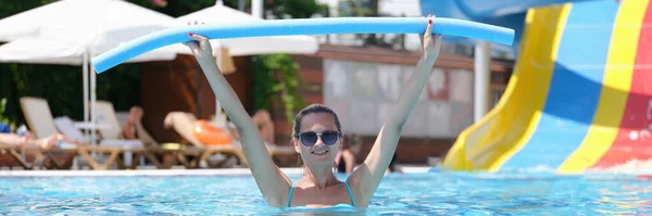 Woman Relaxing Pool Doing Aqua Aerobics Happy Woman Enjoying Workout — Stockfoto