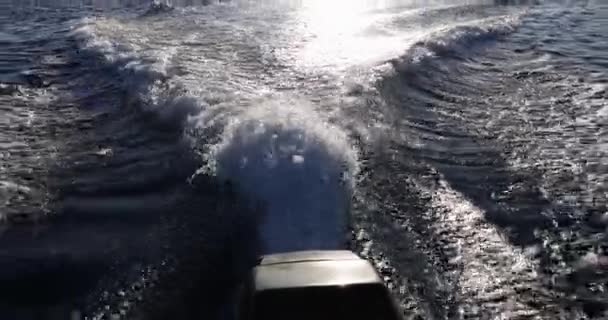 Het Uitzicht Vanaf Zee Motor Van Een Bewegende Boot Close — Stockvideo