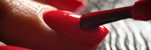 Master Painting Nails Bright Red Varnish Client Closeup Quality Service — Stockfoto