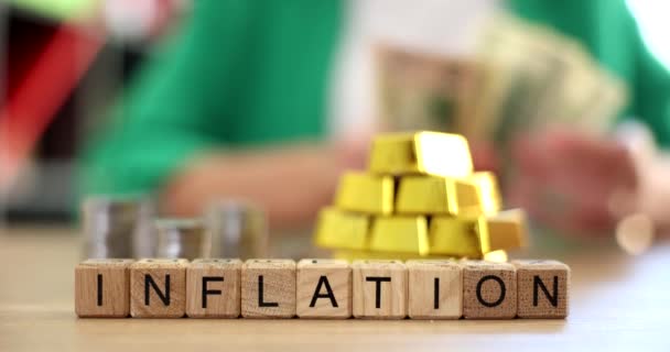 Mercado Ouro Queda Inflação Crise Econômica Barras Ouro Mulher Negócios — Vídeo de Stock