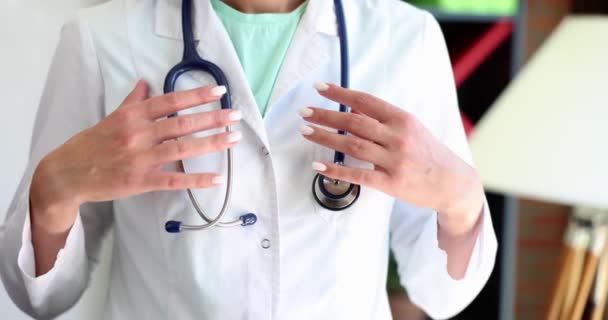 Poitrine Médecin Avec Stéthoscope Gros Plan Poche Prévention Physique Prévention — Video