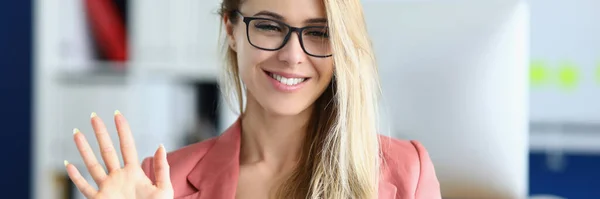 Portrait Pretty Businesswoman Greeting Coworkers Video Call Cabinet Employee Suit — Zdjęcie stockowe
