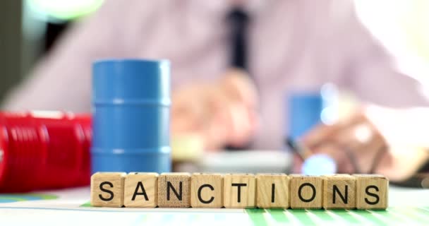 Sanctions Réglementation Homme Affaires Commerce Pétrole Considère Les Pertes Financières — Video