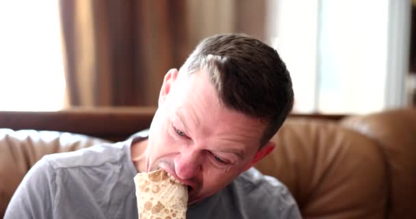 Hungry Young Man Eats Delicious Shawarma Pleasure Delicious Snacks Junk — Stock video