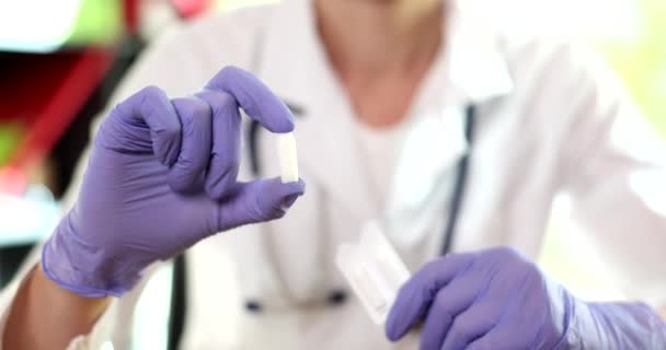 Doctor Gynecologist Glove Medical Candles Vaginal Pills Treatment Prostatitis Hemorrhoids — Stockvideo