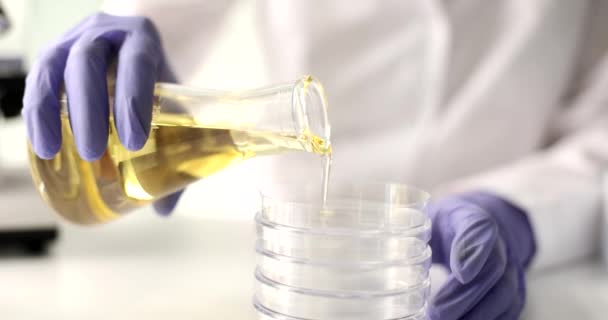 Chemist Pours Yellow Toxic Poisonous Oil Liquid Test Tube Laboratory — Vídeos de Stock