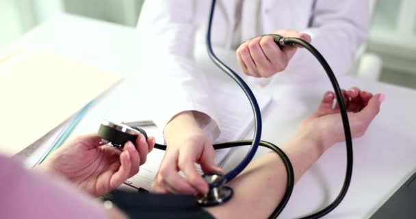 Cardiologist Measures Patient Blood Pressure Tonometer Diagnosis Concept Arterial Hypertension — Stok video