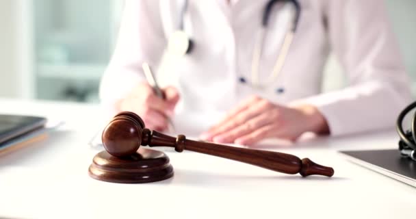 Gavel Judge Lying Table Front Working Doctor Clinic Closeup Movie — Stock Video