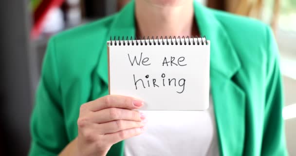 Woman Manager Holding Note Words Hiring Closeup Movie Slow Motion — Stok video