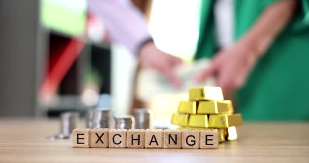 Handshake Background Word Currency Exchange Gold Bars Money Movie Slow — Stockvideo