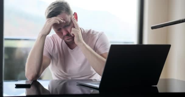 Frustrated Tired Businessman Sitting Table Laptop Movie Slow Motion Emotional — Vídeos de Stock
