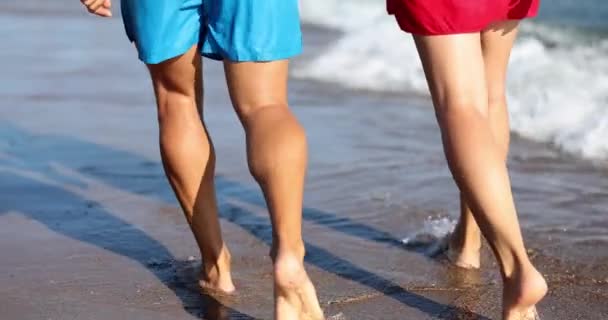 Legs Young Married Couple Walking Sea Beach Harmony Happiness Honeymoon — Αρχείο Βίντεο