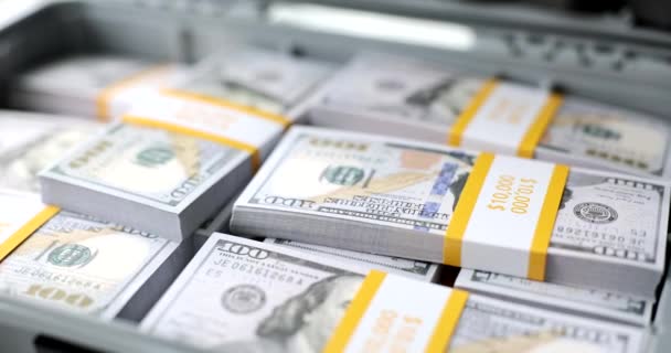 一箱堆积如山的钞票和财务上的成功 犯罪和贿赂的商业成功概念 — 图库视频影像