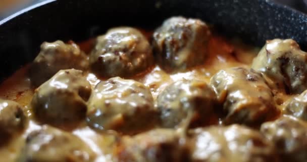 Cooking Meatballs Creamy Sauce Black Frying Pan Scandinavian Cuisine Concept — Stock video