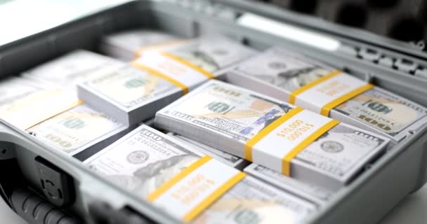 Ανοιχτή Βαλίτσα Στοίβες Χαρτονομίσματα Των Εκατό Δολαρίων Κλοπή Δωροδοκίας Οικονομική — Αρχείο Βίντεο