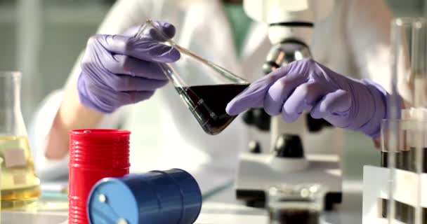 Laboratory Flask Crude Black Oil Hands Chemist Testing Laboratory Oil — Video Stock