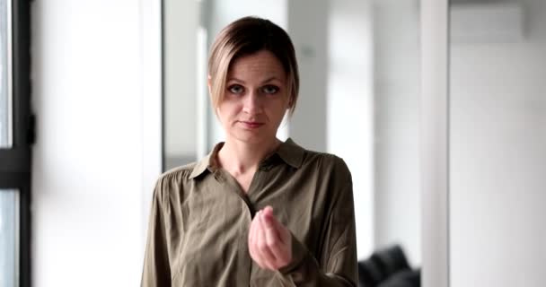 Žena Košili Ukazující Gesto Žádající Peníze Film Zpomalený Film Koncept — Stock video