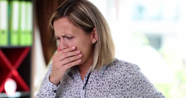 Portrait Sick Woman Strong Cough Bronchitis Symptoms Treatment Adults — Vídeo de Stock