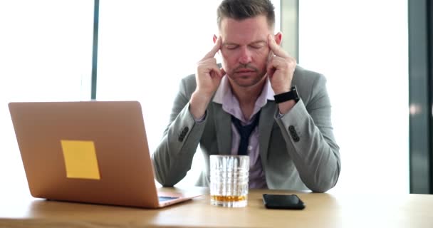 Young Man Has Hangover Office Headache Close Business Collapse Stress — Vídeos de Stock