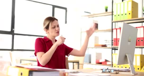 Man Joking Businesswoman Singing Front Working Computer Movie Slow Motion — Stock videók