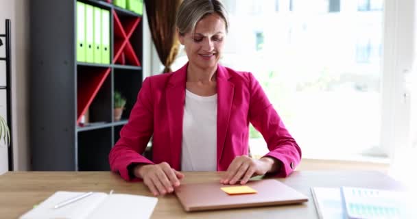 Businesswoman Opening Laptop Starting Working Day Movie Slow Motion Successful — Αρχείο Βίντεο
