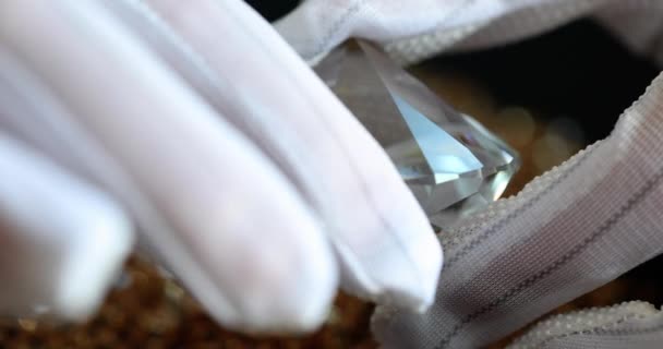 Biżuteria Przezroczystej Wielkiej Diamentowej Rękawicy Autoryzacja Gemstone — Wideo stockowe