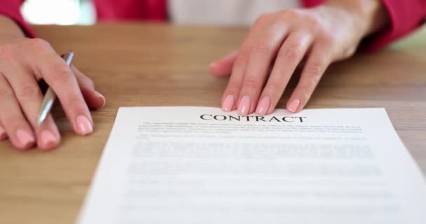 Signing Legal Contract Real Estate Purchase Agreement Agent Hands Contract — Stockvideo