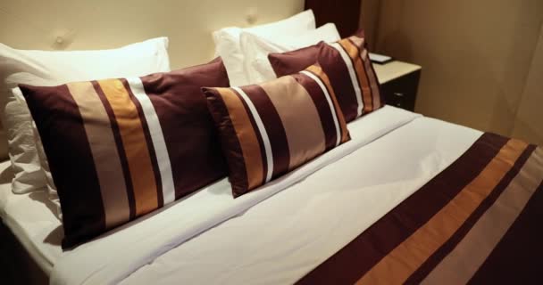 Stylish Modern Bed Linens Bedroom Hotel Room Design — Stockvideo