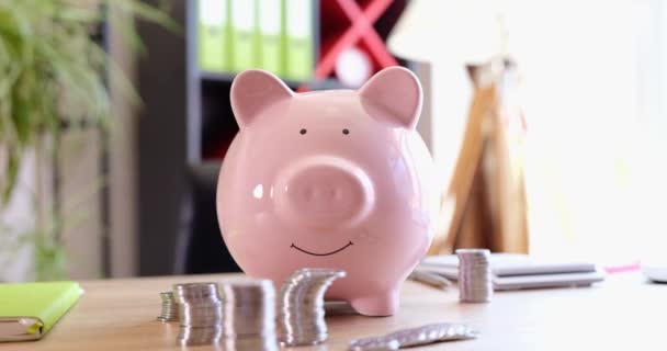 Piggy Bank Stosy Monet Finansowy Sposób Aby Zaoszczędzić Pieniądze Finansowanie — Wideo stockowe