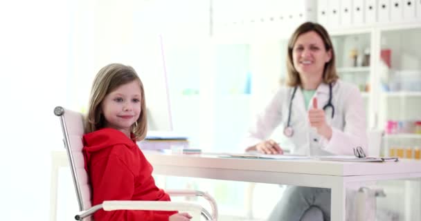 Cute Little Girl Pediatrician Expressing Gratitude Approval Health Insurance Quality — Stockvideo