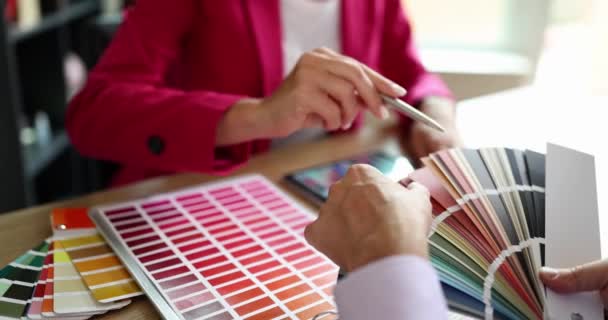 Designer Client Make Choice Colors Color Palette Designer Communicates Client — Stok video