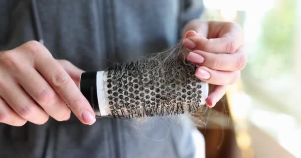 Female Hands Holding Hairbrush Hair Loss Hair Loss Alopecia Concept — Stock Video