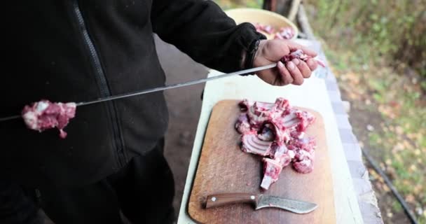 Hands Cook Threading Meat Barbecue Skewer Closeup Raw Meat Skewer — 비디오